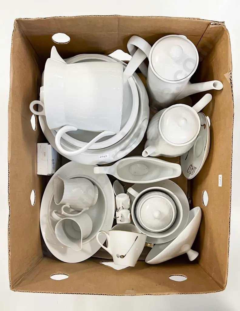 Box Quantity of Assorted White Crockery Image 1++