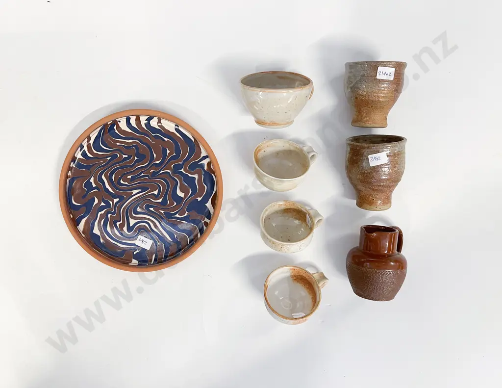 Box Quantity of Assorted Pottery Image 1++