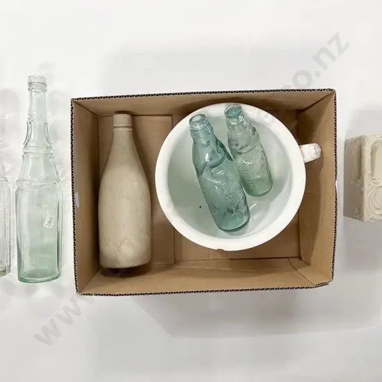 Small Quantity of Assorted Vintage Stoneware & Glass