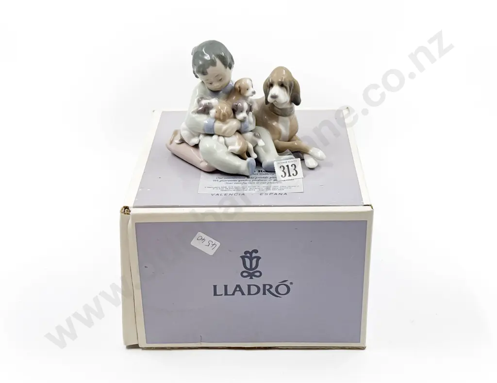 Lladro Group Figure "New Playmates" with Original Box Image 1++