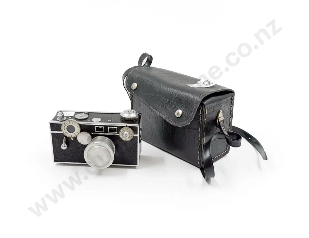 Vintage Argus Cintar Camera in Case Image 1++