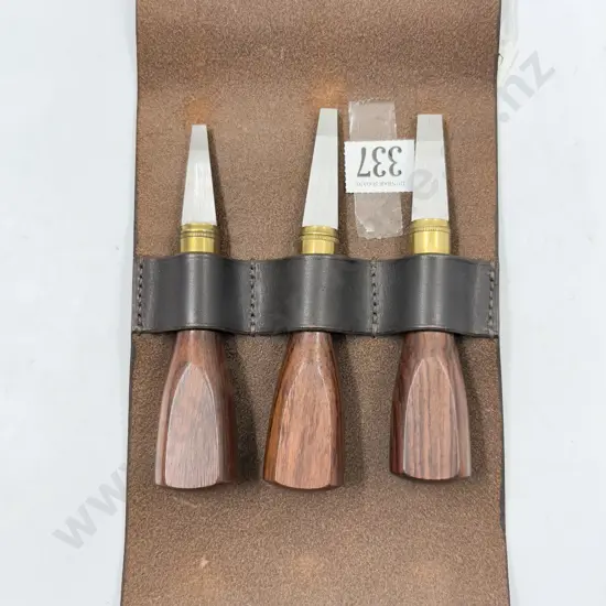 English Rosewood & Brass Handled Turn Screw Set in Leather Case