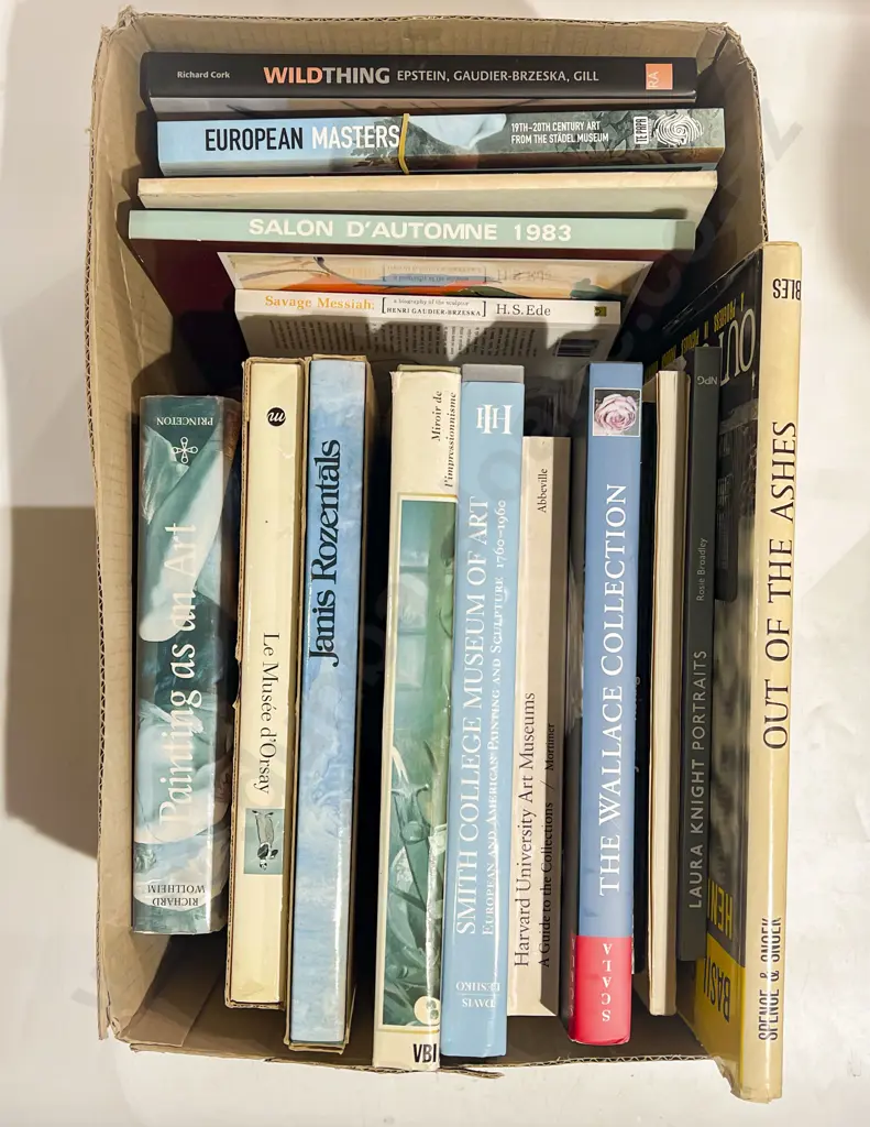 Large Quantity of Art Related Books Image 1++