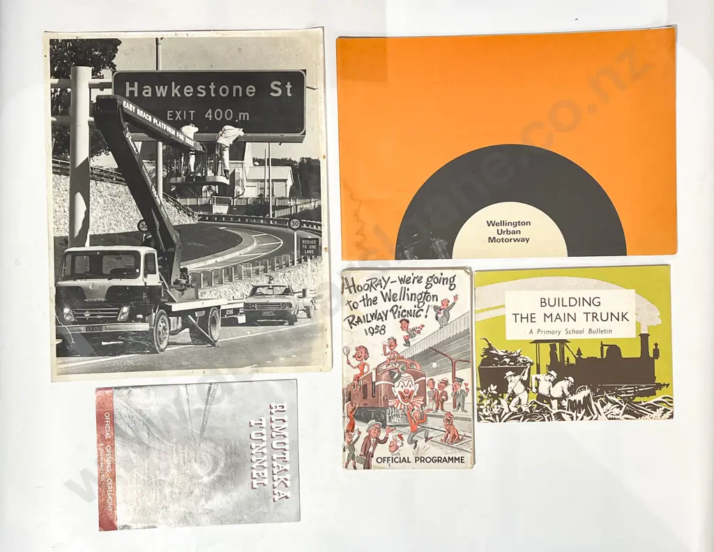 Wellington Urban Motorway Booklet with Three Others Image 1++