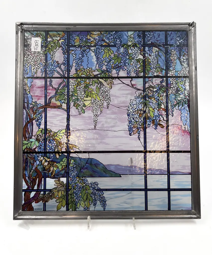 Pictorial Printed Glass Panel Image 1++