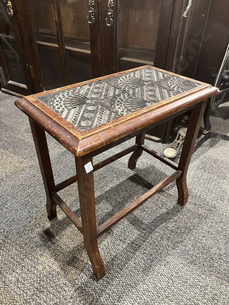 Small Oak Stool Image 1++