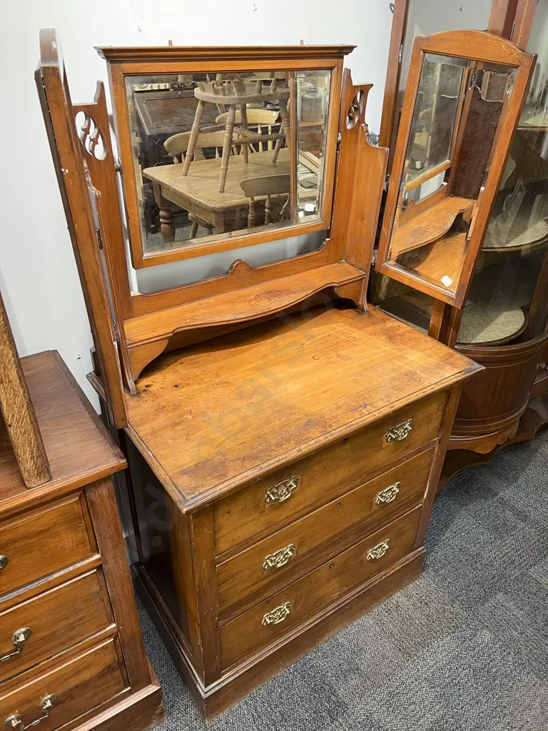 NZ Colonial Dressing Chest Image 1++