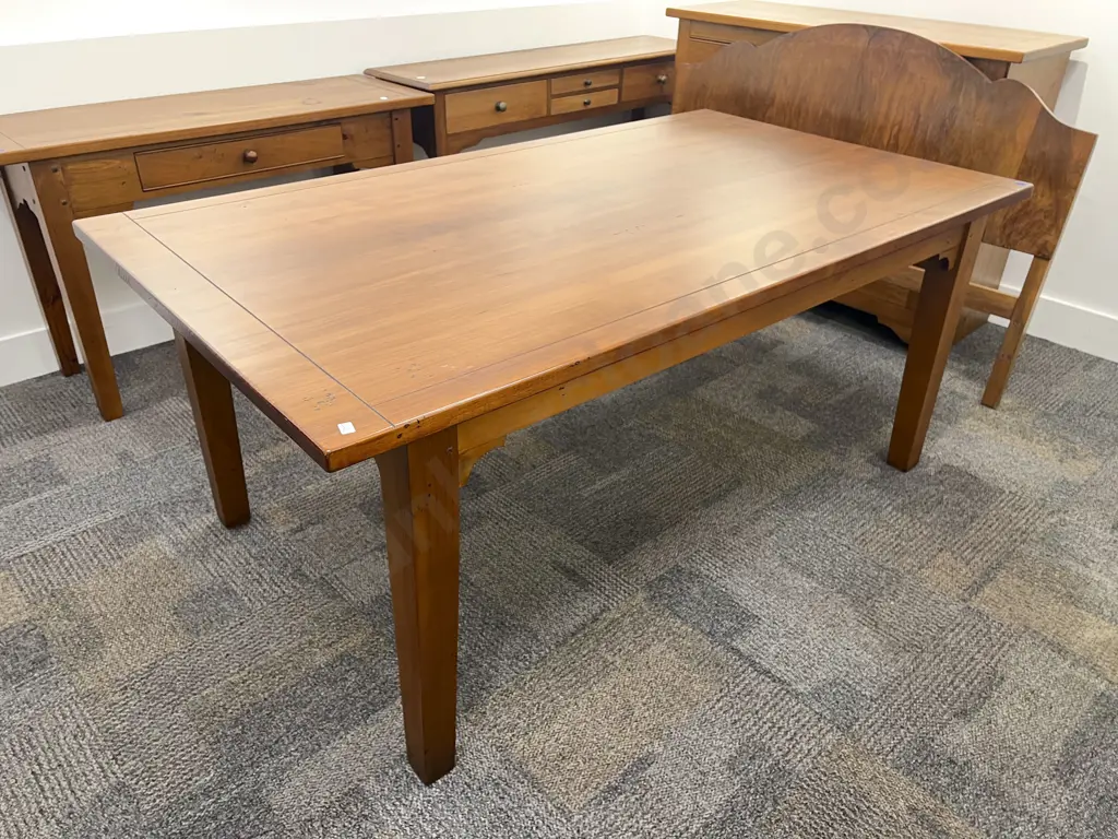 Modern Kauri Dining Table Image 1++