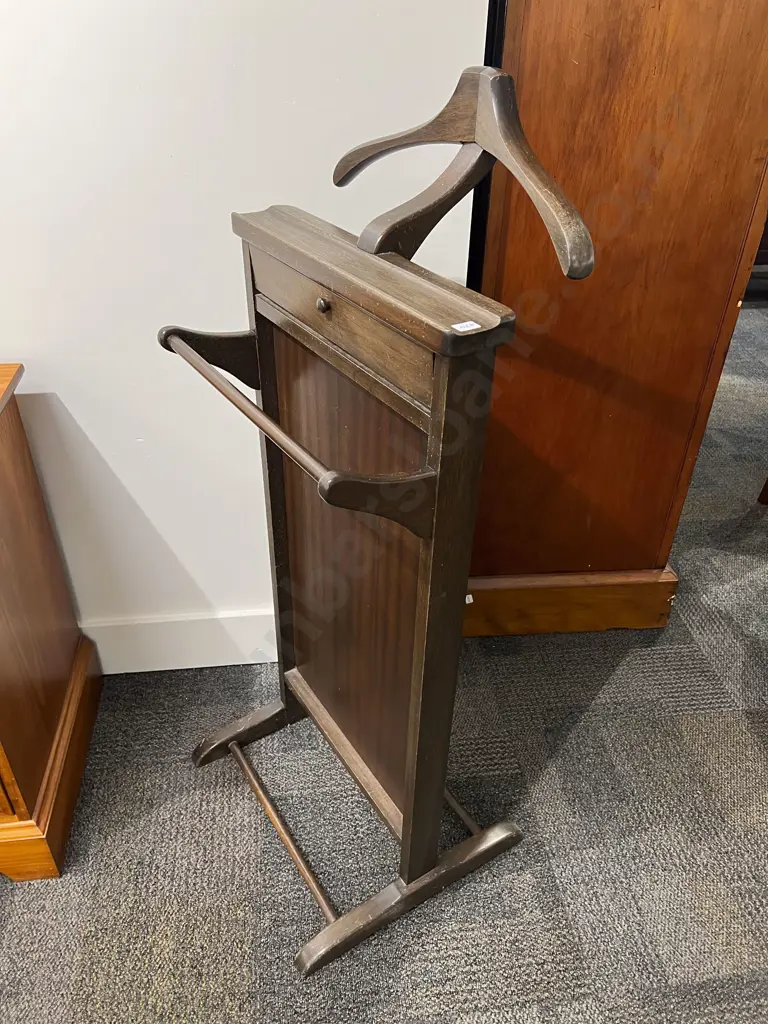 Wooden Valet Stand Image 1++