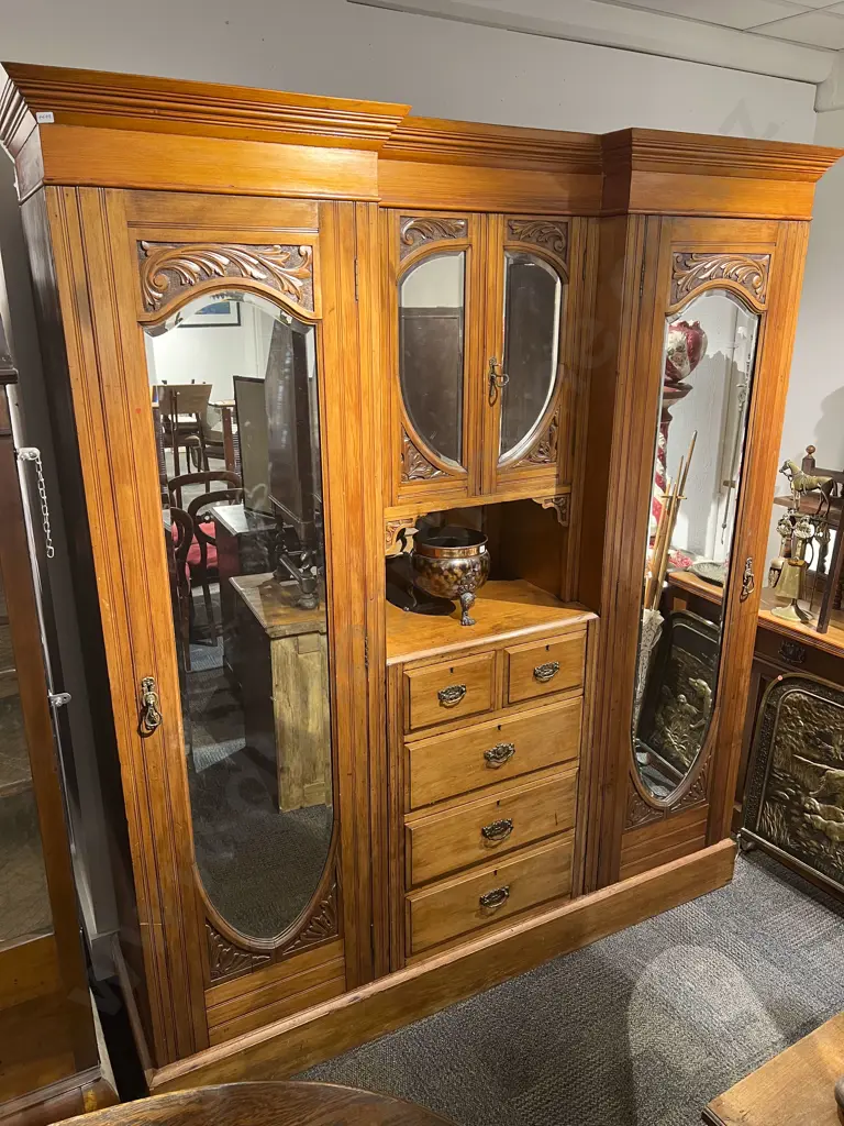 Large Late C19th NZ Colonial Kauri Wardrobe Image 1++