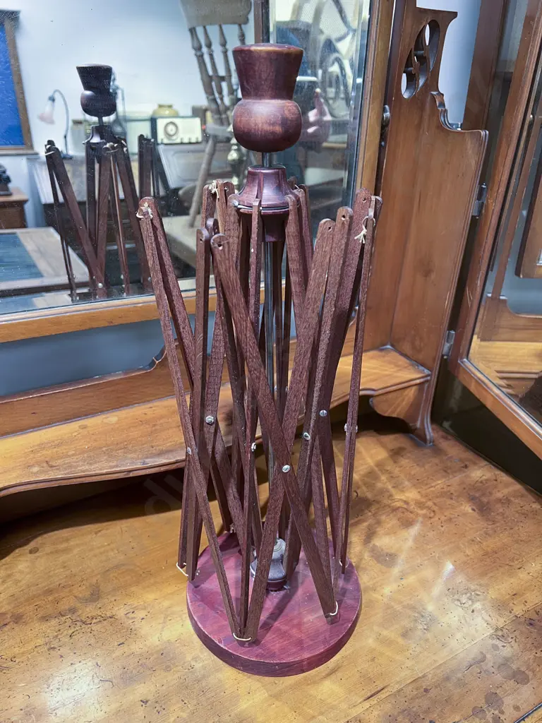 Wooden Wool Winder Image 1++