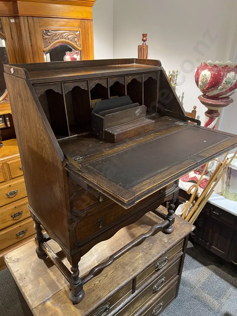 Chas II Style Oak Bureau Image 1++