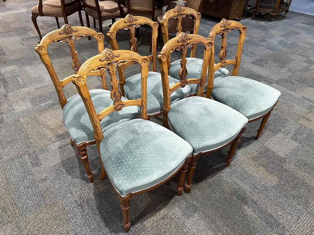 Set of Six Vict Faded Walnut Dining Chairs Image 1++