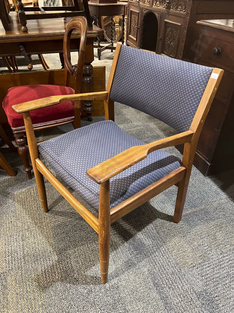 Mid Century Boardroom Chair Image 1++