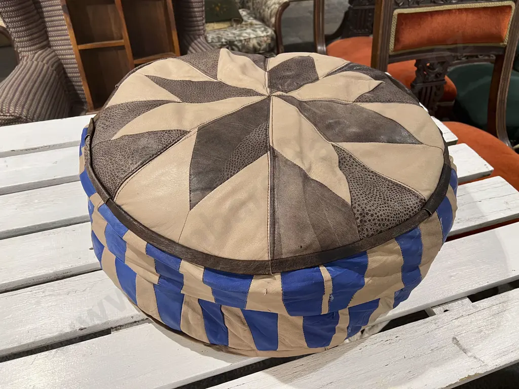 Leather Pouffe Image 1++