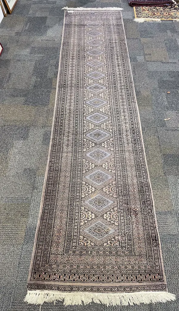 Persian Style Runner Image 1++