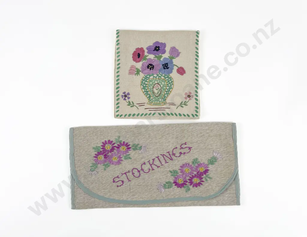 Hand Embroidered 1930/40s Stocking & Handkerchief Holder Image 1++