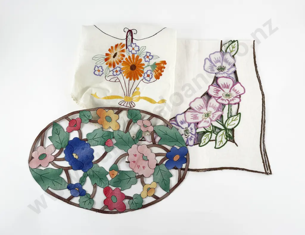 Vintage Teacloth Doily & Apron Image 1++