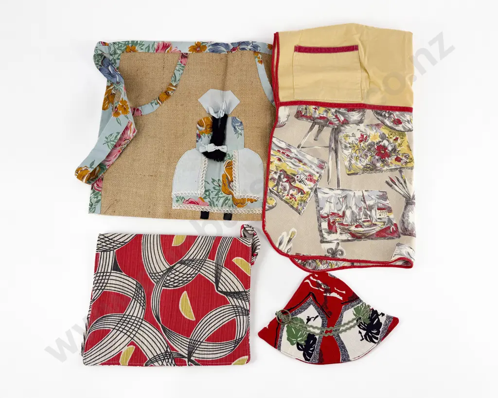 C1950's "Dutch Girl" Laundry Apron Image 1++