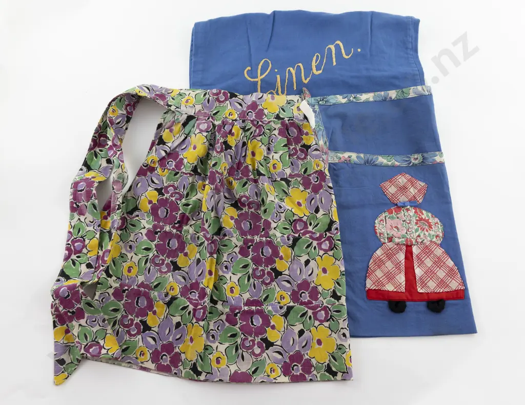 C1930's Linen Bag Duster Bag & Apron Image 1++