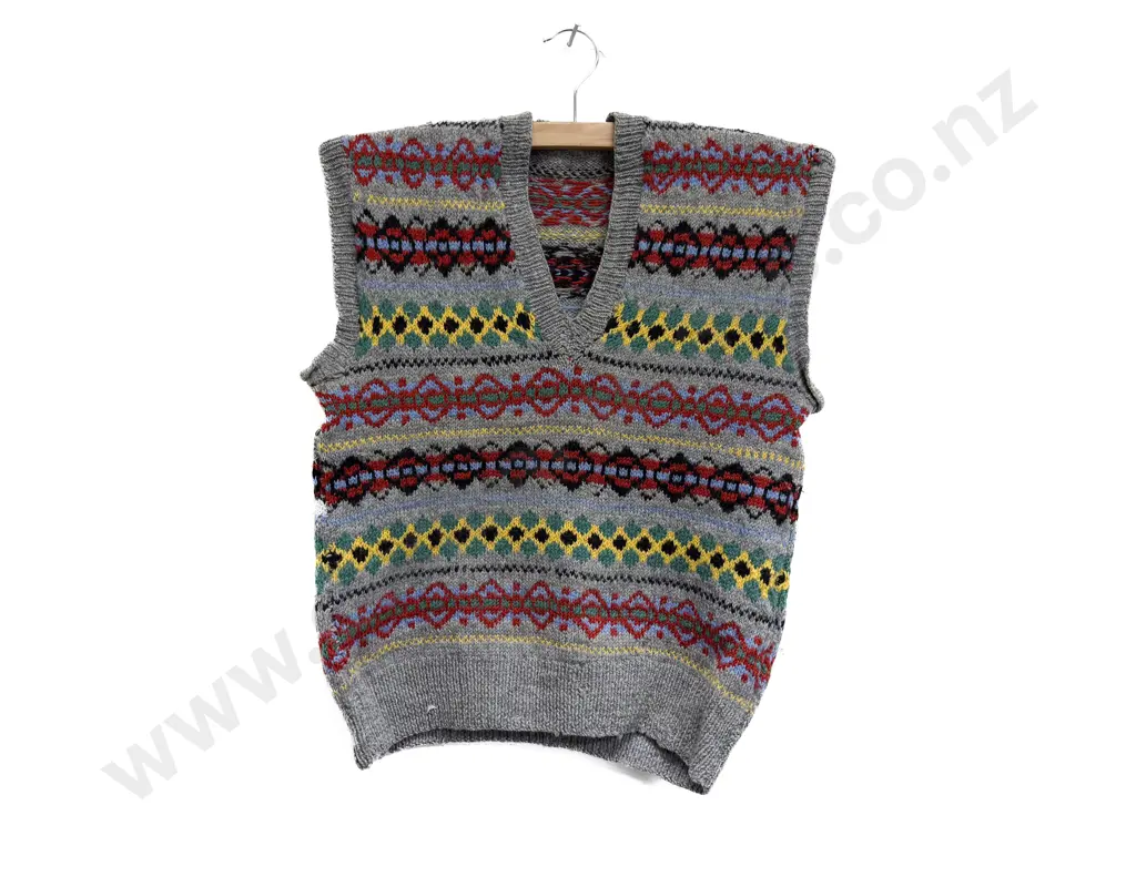 C1940s Hand Knitted Fair Isle Vest Image 1++
