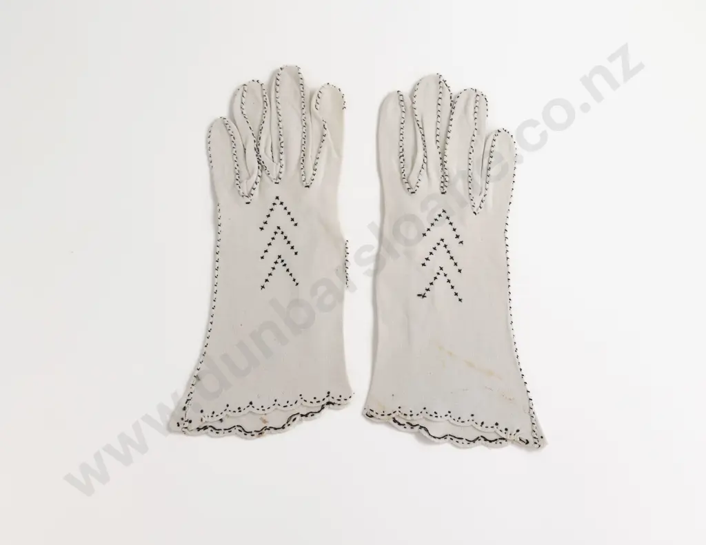 Pair C1930's Gloves Image 1++