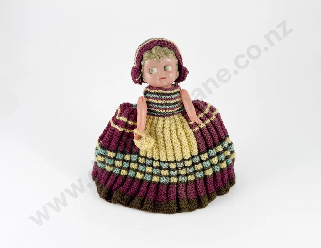 1930's "Doll" Tea Cosy Image 1++