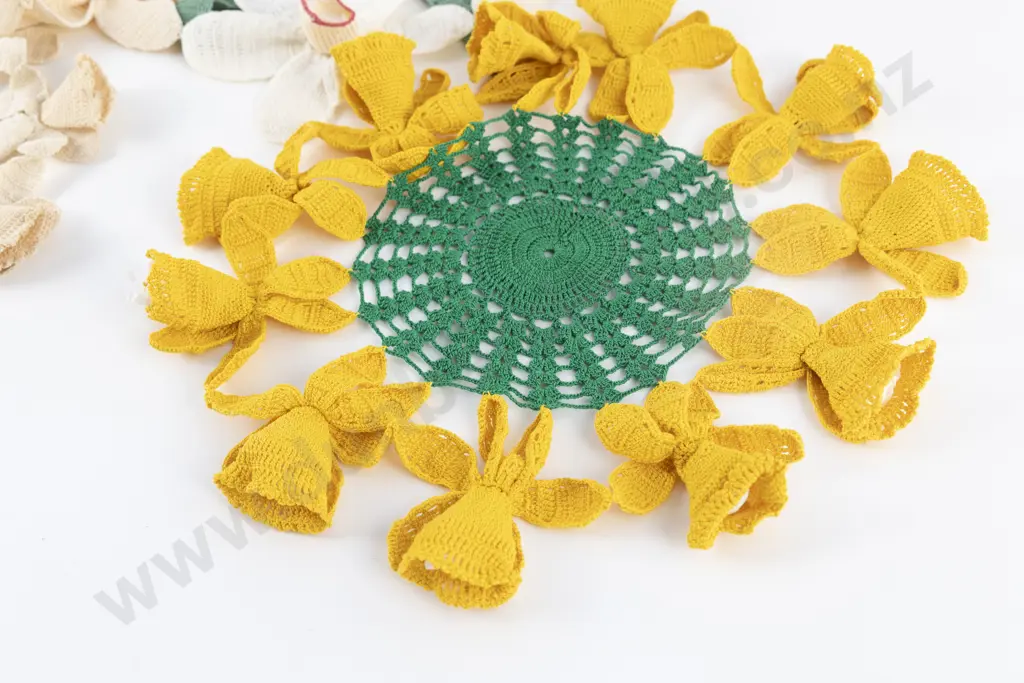Three C1930's Daffodil Doilies Image 1++