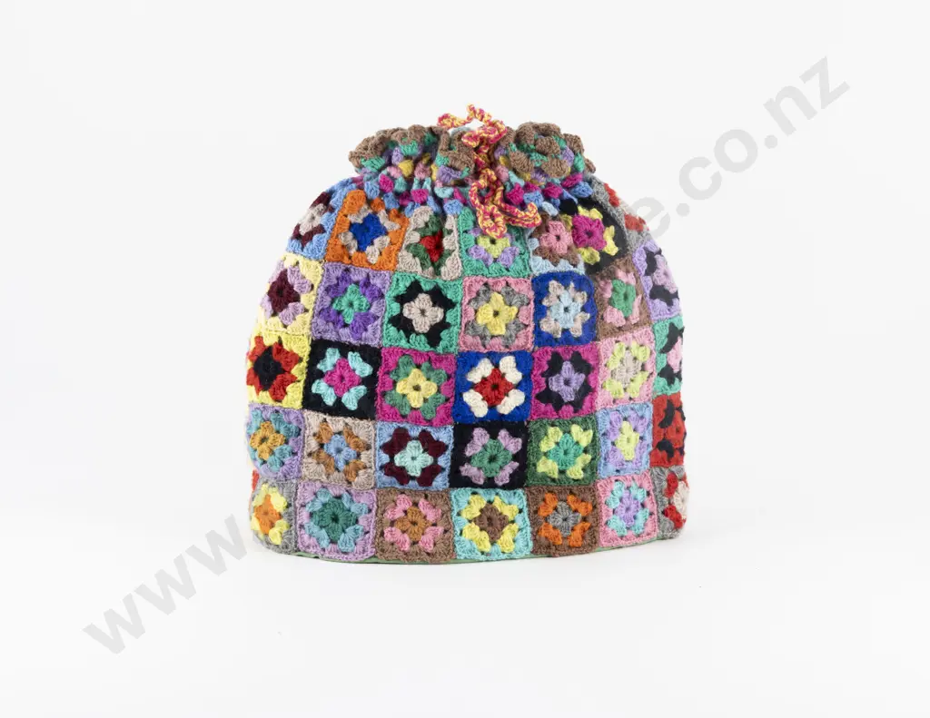 Crochet Granny Square Tea Cosy Image 1++