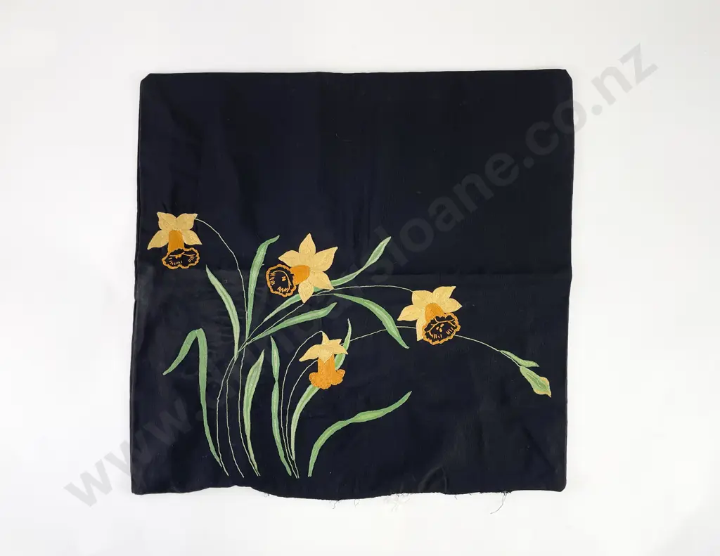 C1930's Daffodil Cushion Cover Image 1++