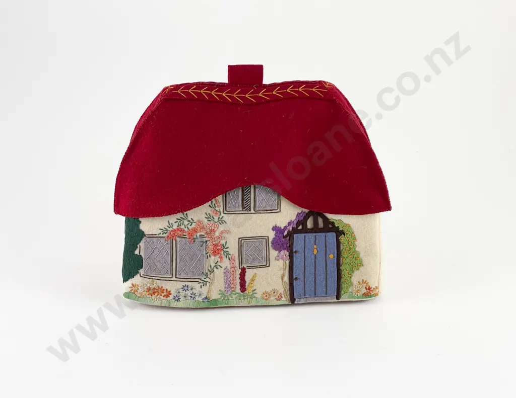 1930's Felt Thatched Cottage Tea Cosy Image 1++