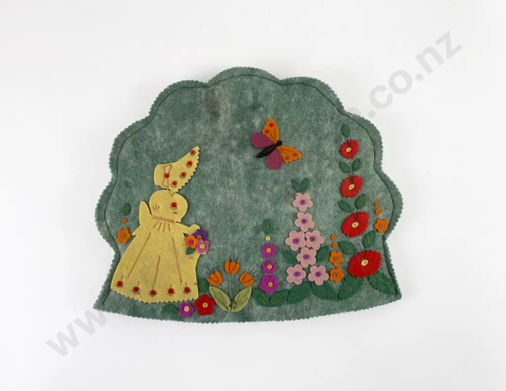 1930's Carpet Felt Tea Cosy Image 1++
