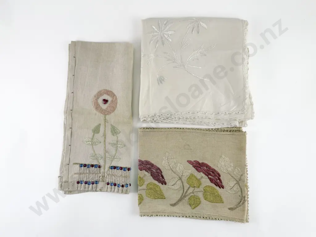 Edwardian Hand Towel Image 1++