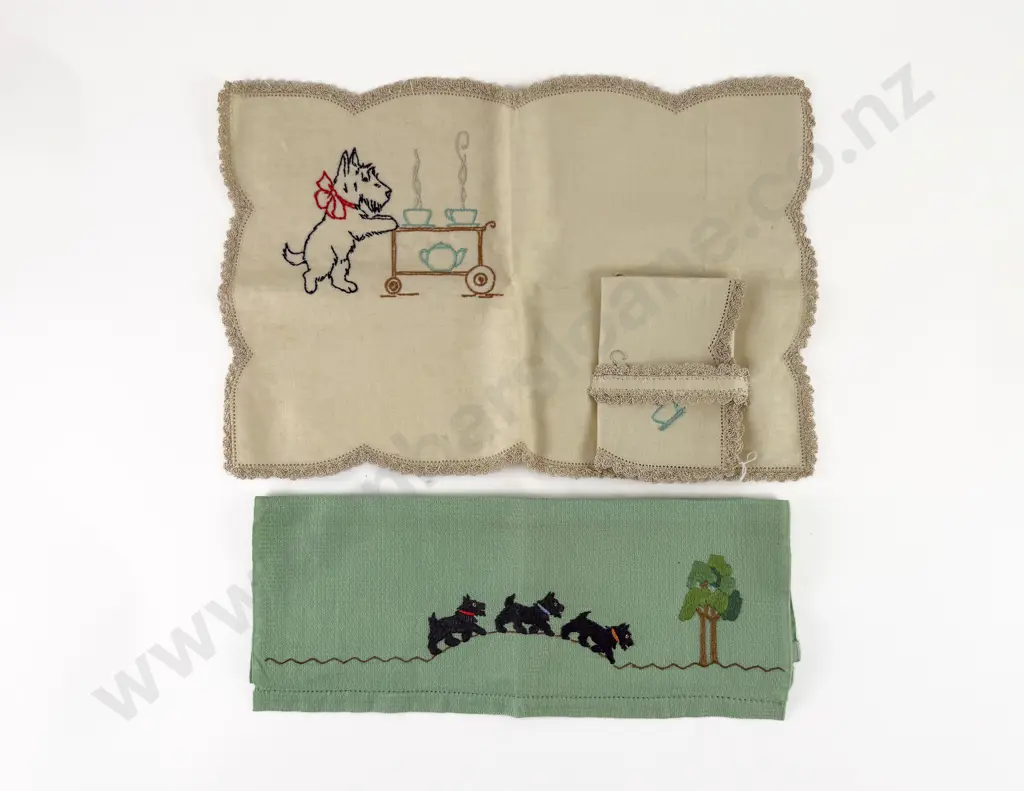 C1940's Hand Towel & Breakfast Tray Cloth & Napkin Image 1++