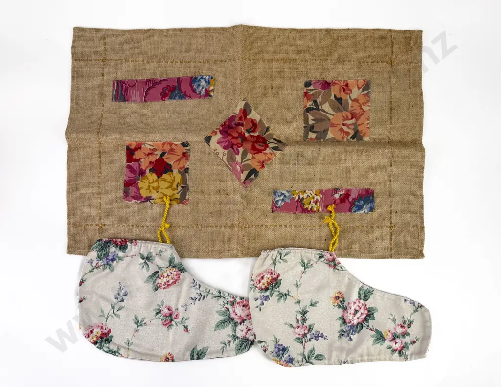 Fabric 'Boots' & Oven Cloth Image 1++
