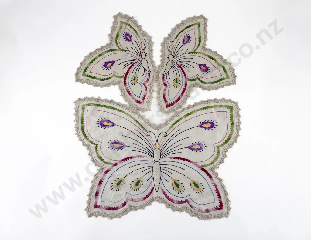C1940's Butterfly Dressing Table Set Image 1++