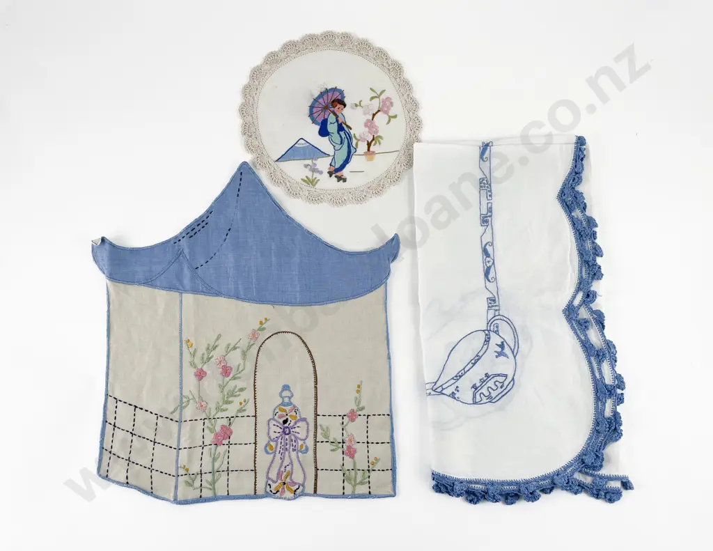 C1930's Duster Holder Image 1++