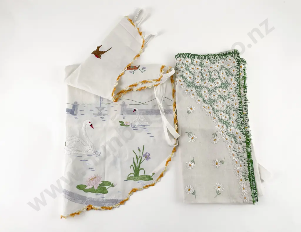 C1930's Teacloth Image 1++