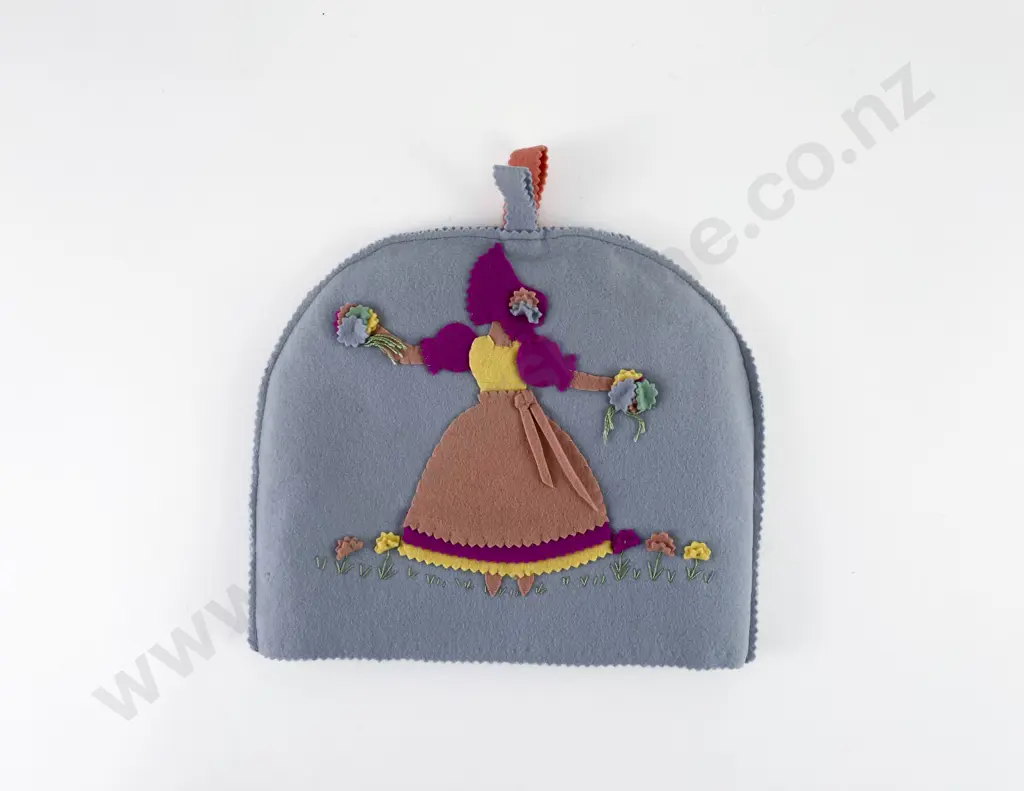 1940's Felt Tea Cosy Image 1++