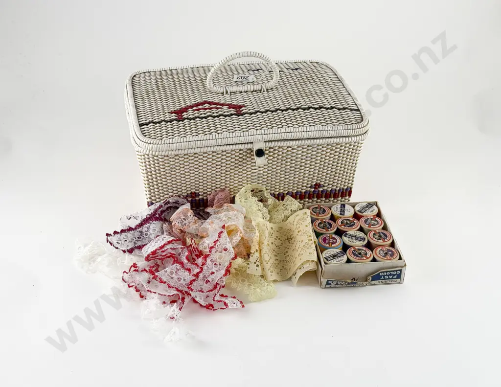Vintage Sewing Box & Contents Image 1++
