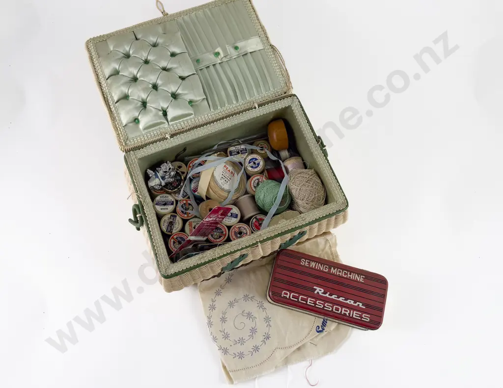 Vintage Sewing Box & Contents Image 1++