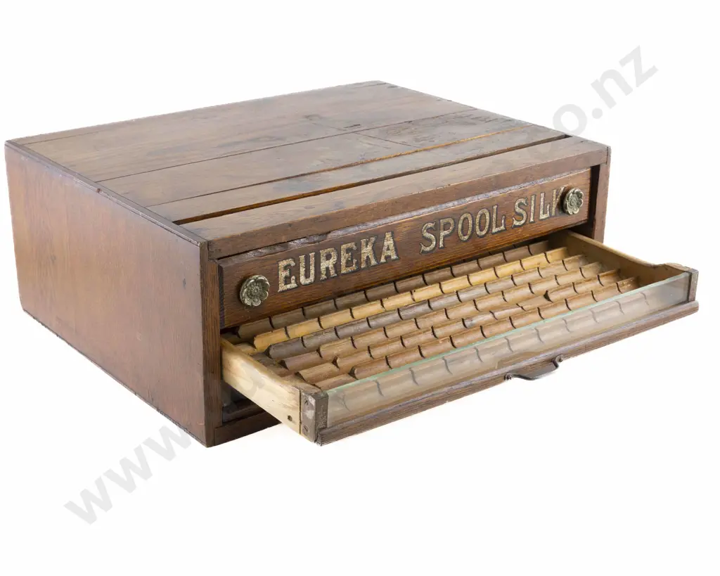Early C20th Oak Eureka Spool Silk Three Drawer Retail Bench Top Cabinet Image 1++