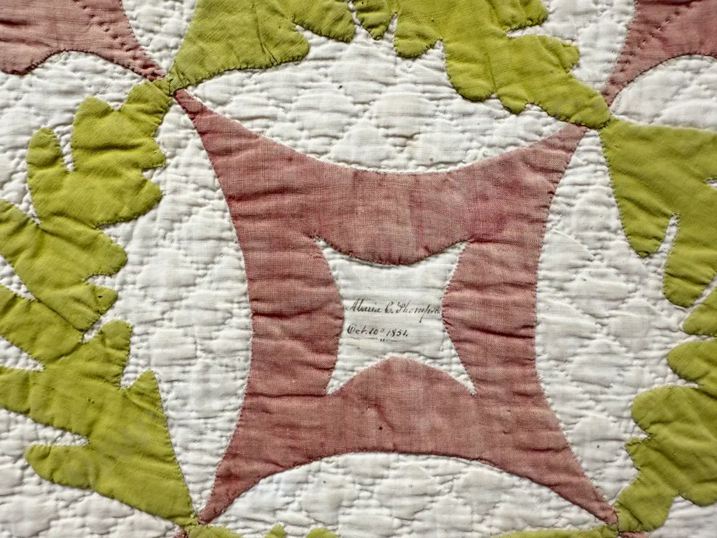 Mid C19th American Applique Quilt Image 1++