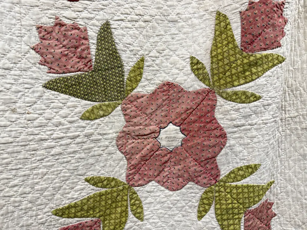 Mid C19th American Applique Quilt Image 1++