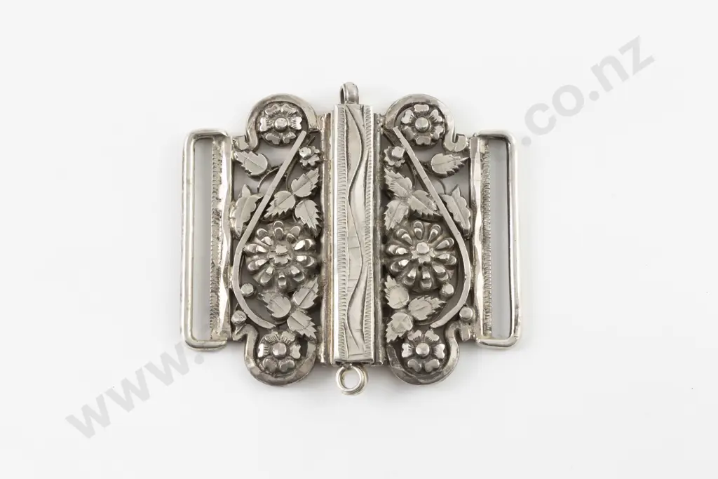 Late C19th Heavy Cast Silver 2pce Buckle Image 1++