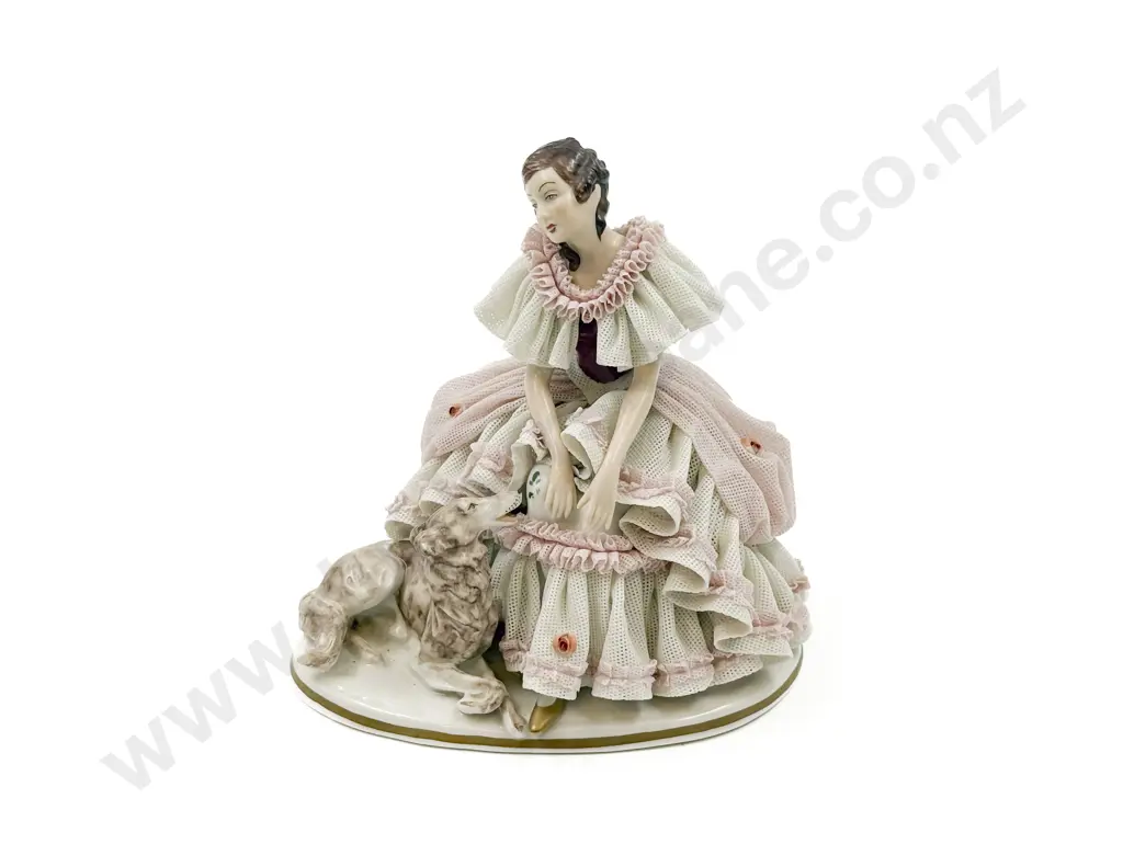 Four Dresden Lace Figures (A/F) Image 1++