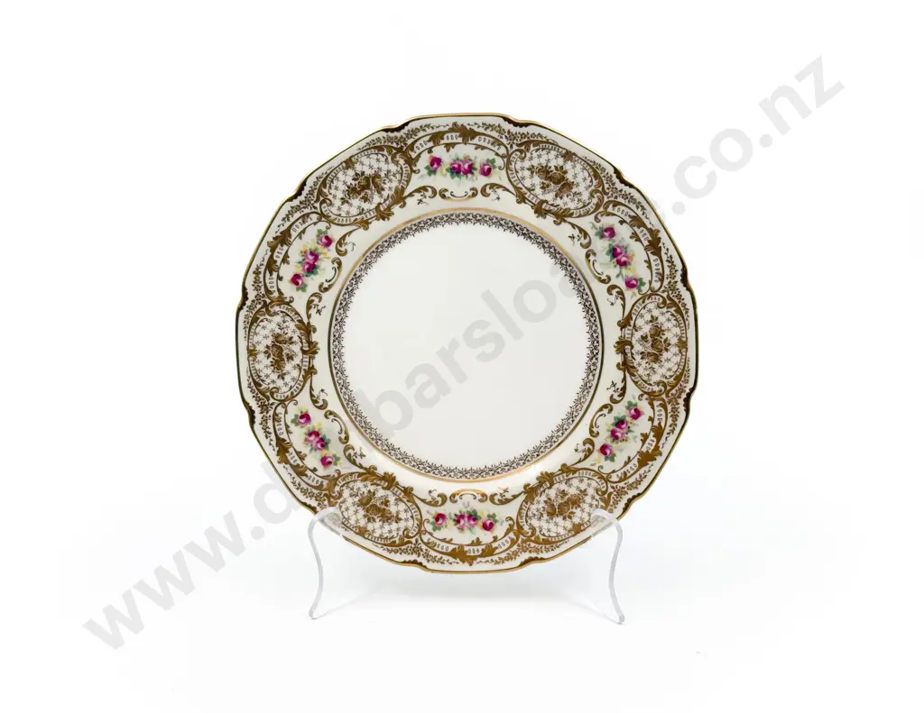 RD Fancy Cake Plate Image 1++