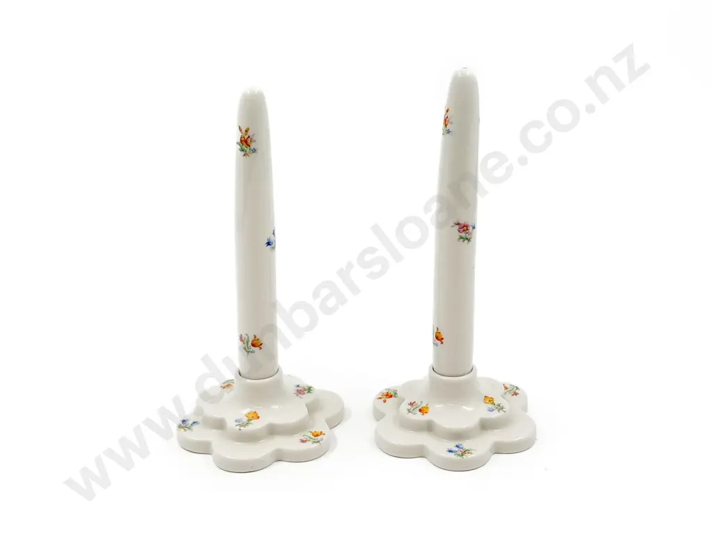 Pair of Wade Everlasting Candlesticks Image 1++