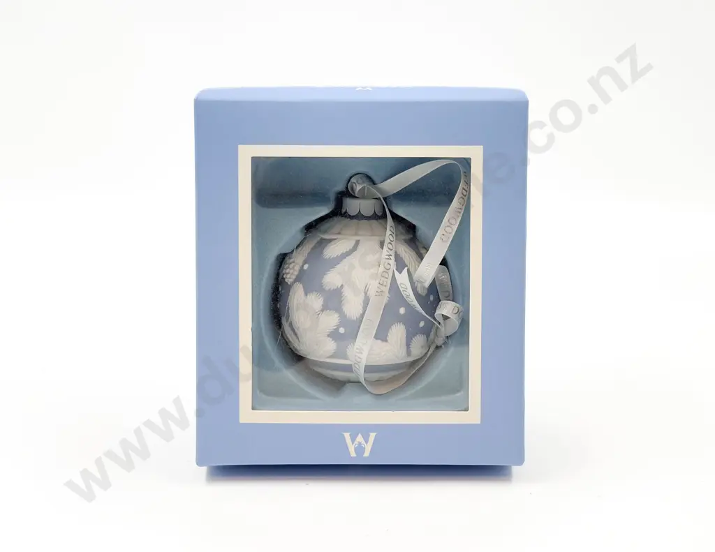 Wedgwood Jasperware Christmas Bauble Image 1++