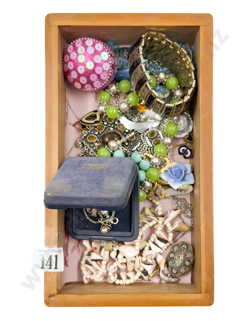 Costume Jewellery with S/S Scottish Brooch and Gold Pearl Pendant Image 1++